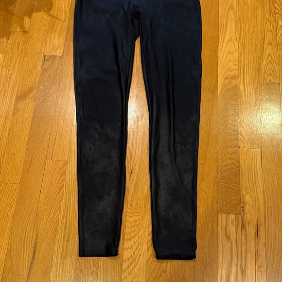 Spanx faux leather moto leggings 1X - Like New - Tag taken off never worn - Picture 5 of 7